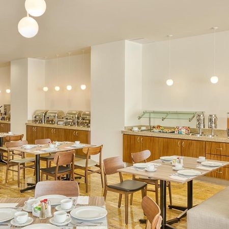 ספופן Fiesta Inn Guadalajara Periferico Poniente מראה חיצוני תמונה