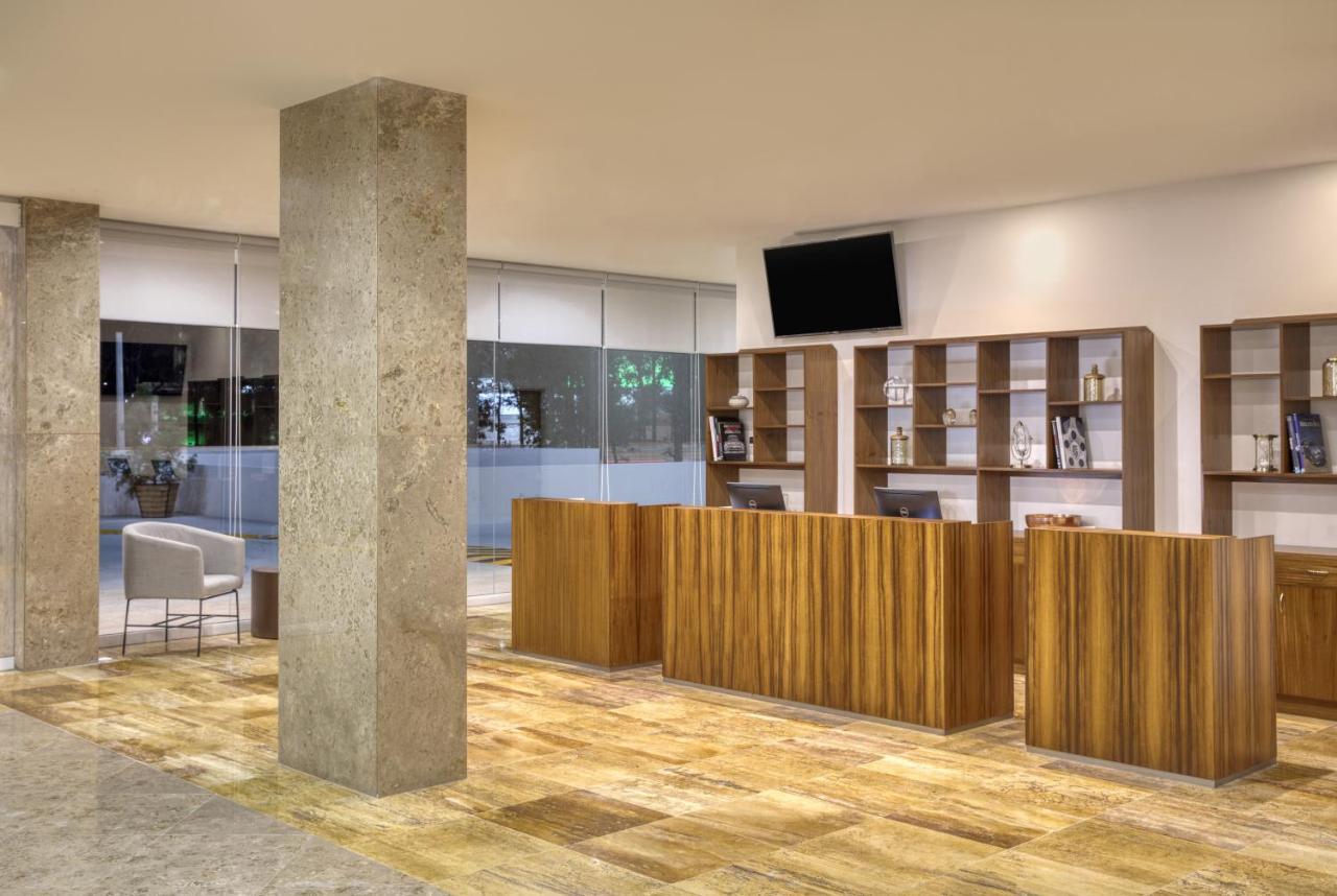 ספופן Fiesta Inn Guadalajara Periferico Poniente מראה חיצוני תמונה