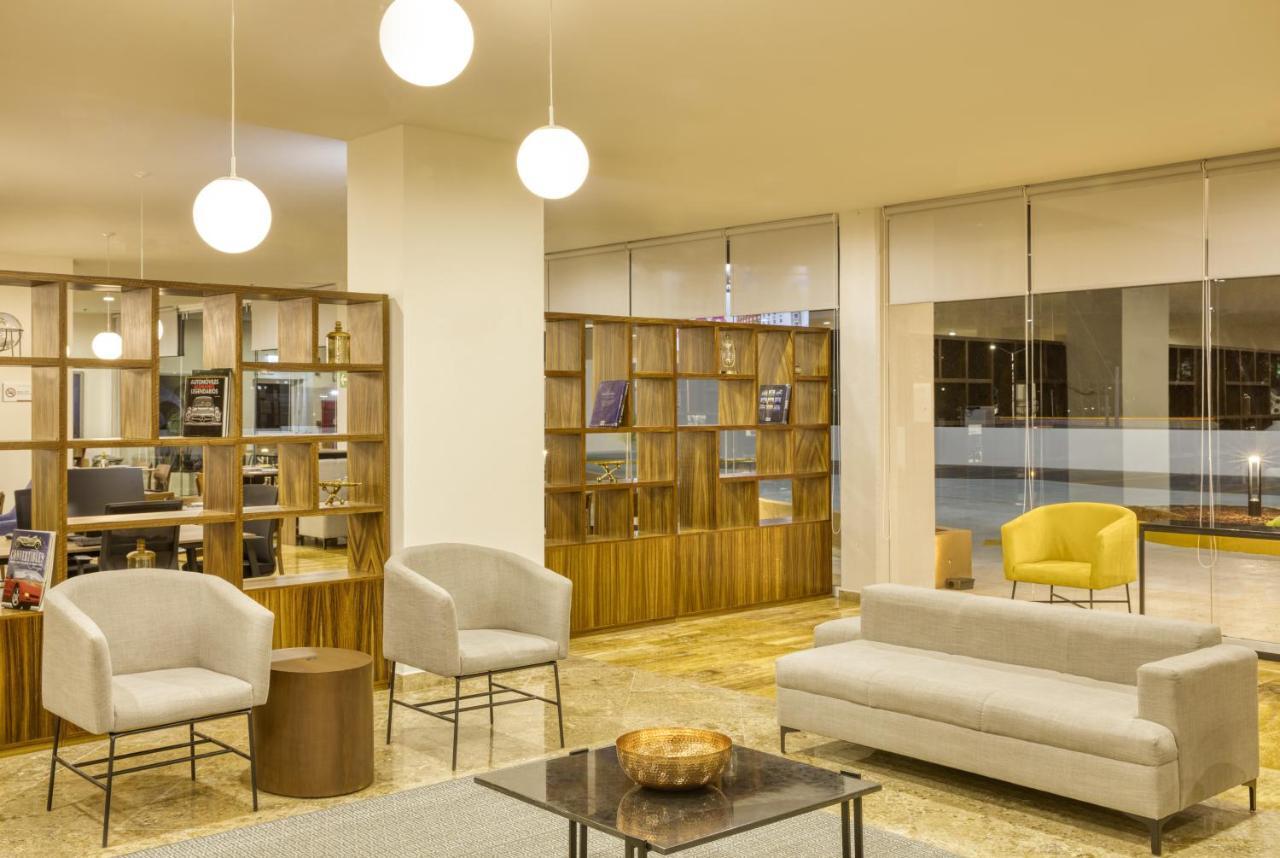 ספופן Fiesta Inn Guadalajara Periferico Poniente מראה חיצוני תמונה