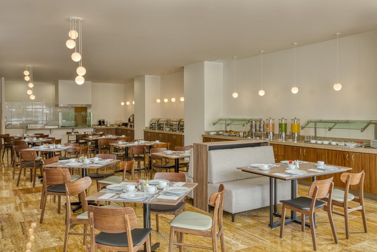 ספופן Fiesta Inn Guadalajara Periferico Poniente מראה חיצוני תמונה
