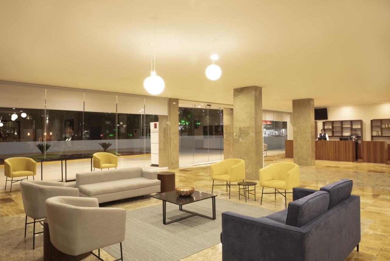 ספופן Fiesta Inn Guadalajara Periferico Poniente מראה חיצוני תמונה