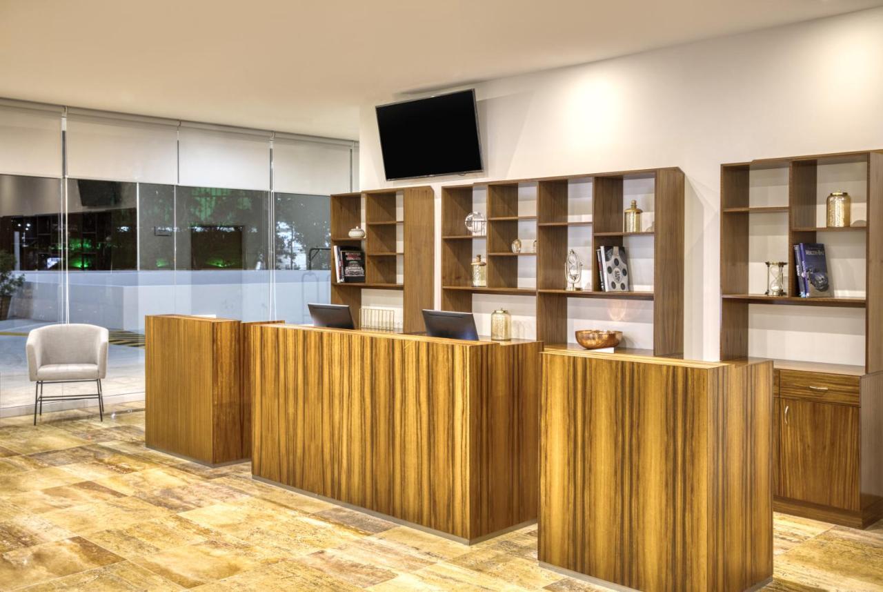 ספופן Fiesta Inn Guadalajara Periferico Poniente מראה חיצוני תמונה